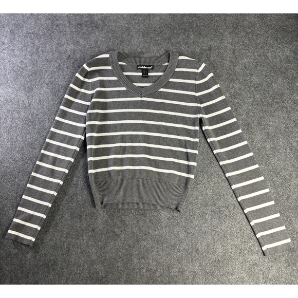 Charlotte Russe Sweaters - Charlotte Russe Women's Gray White Striped Cropped Knit Sweater Size L